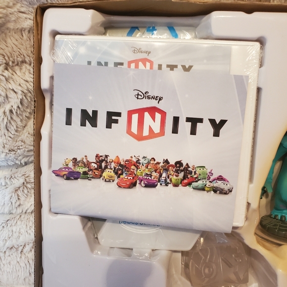 NEW Disney Infinity Nintendo 3DS Toy Box Challenge Video Game Starter Pack 3DS - Picture 7 of 9